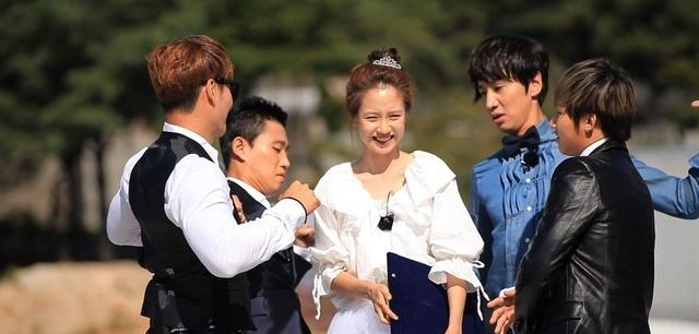 盛世|智孝欧尼,如此盛世美颜,妥妥的“团宠”