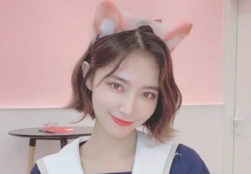 救场|青你决赛学员麦不慎掉落,谁注意许佳琪的举动?堪称教科书式救场