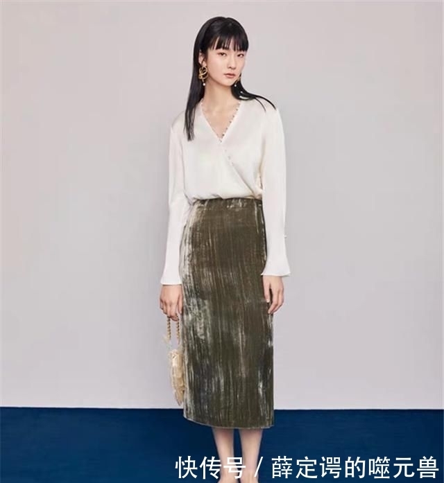 时髦|夏季的“丝绒裙”有多美？不同裙长、不同版型，这么搭时髦又高级