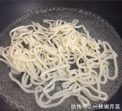  冬面|杂蔬牛肉炒乌冬面