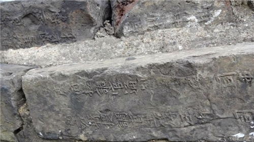 改成|民国人想把大清门改成中华门,额匾拆下来后反过来一看,不敢换了