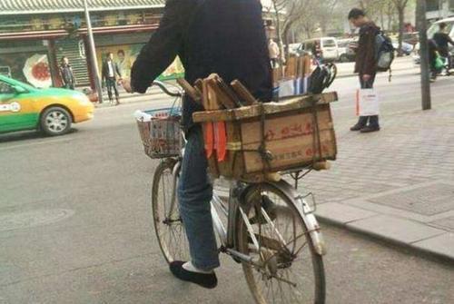 买卖|以前农村经常有“神秘赊刀人”出现，他们的刀不收钱只记账，这样不亏本吗？