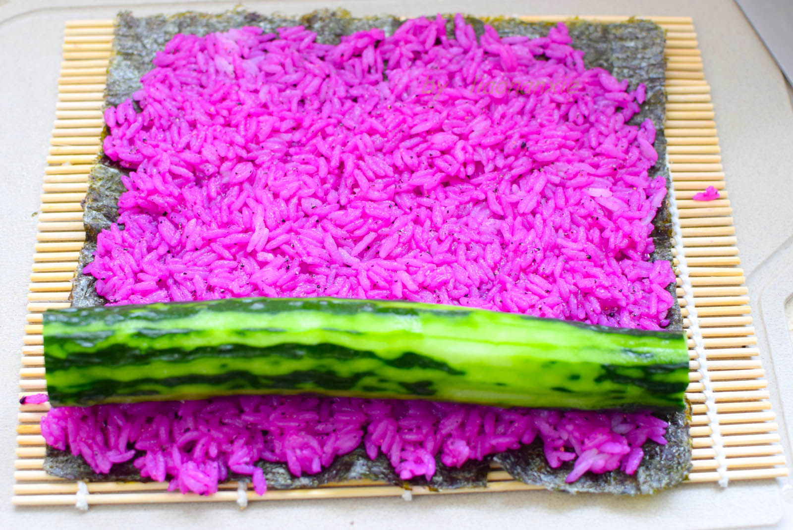 花型|老妈做寿司,粗心搞错了花型,孩子一块接一块吃,还说好吃,暖心