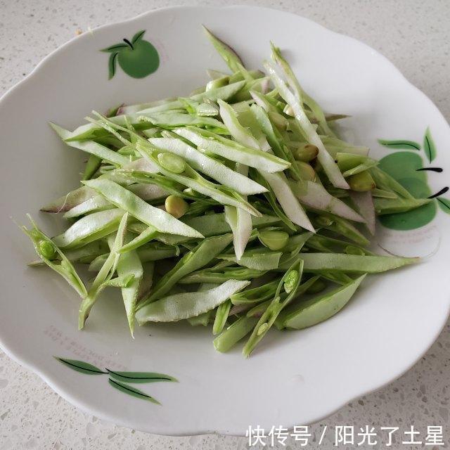  黑木耳|眉豆角炒黑木耳，简单美味营养下饭菜