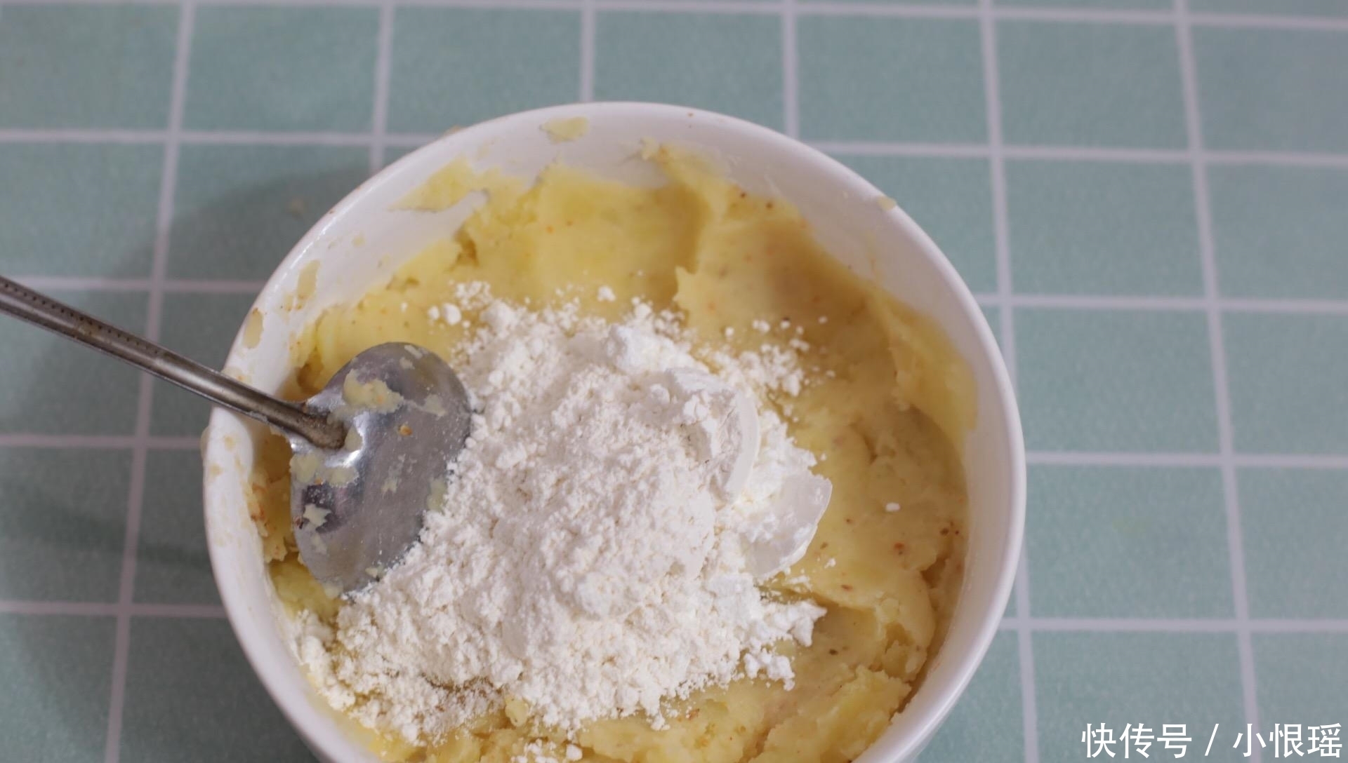 做法|自从学会土豆此做法,女儿三天两头就想吃,刚出锅就抢着吃,特香