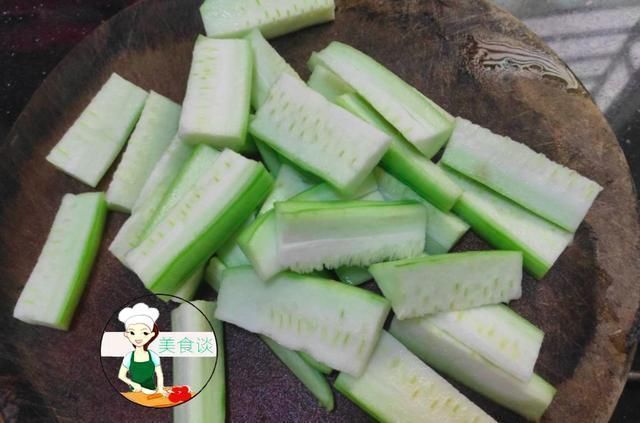 营养|丝瓜和它是天生一对,蒸一蒸8分钟出锅,鲜到流口水,简单又营养