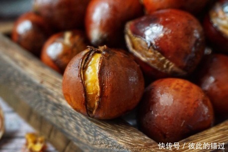  板栗|板栗好吃不易剥皮掌握3个要点，轻松剥皮不伤手，个个完整