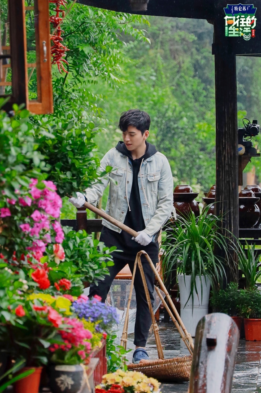 节目|《向往的生活》被批作秀,嘉宾只吃饭不收拾,全靠“保姆”帮忙!