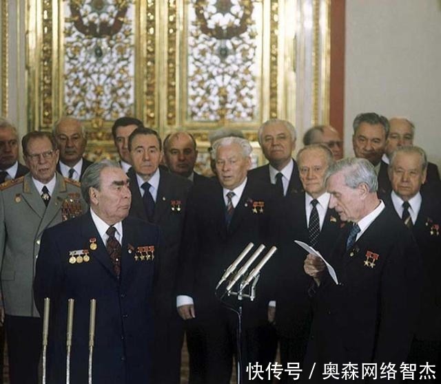 灭亡|此国本是世界超级大国,但一总统上台仅6年,国家灭亡,分成15