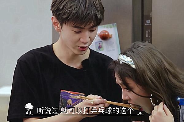 参加|女团成员参加综艺,和男嘉宾互动频繁,刚火起来就想组CP吗