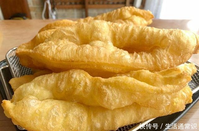 炸油条|油条又干又硬不起泡炸油条师傅分享的配方和要点，各个酥脆鼓泡