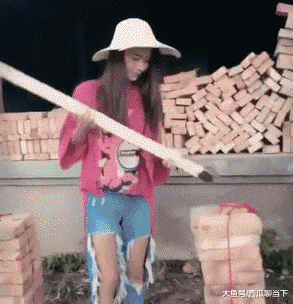 姑娘|搞笑GIF段子:姑娘不怕你笑话,我就很有本事!