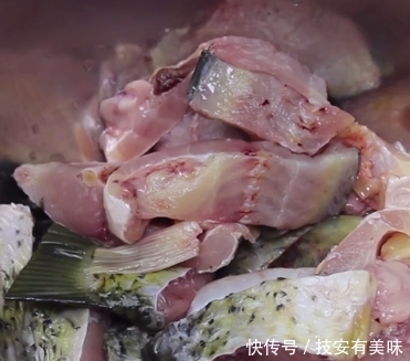  切成|鱼最好吃的做法，不水煮不红烧，做起来非常简单，味道也非常的好