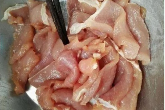 技巧|无论炒什么肉,谨记这4个小技巧,炒出来的肉,绝对又嫩又入味