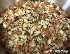 低筋面粉|苏式月饼,五仁月饼的做法,酥脆的外皮加上自制的馅料,味道好吃