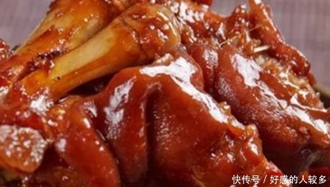 喜欢|富含胶原蛋白!猪蹄这样做,延缓皮肤衰老好,喜欢美女多吃!