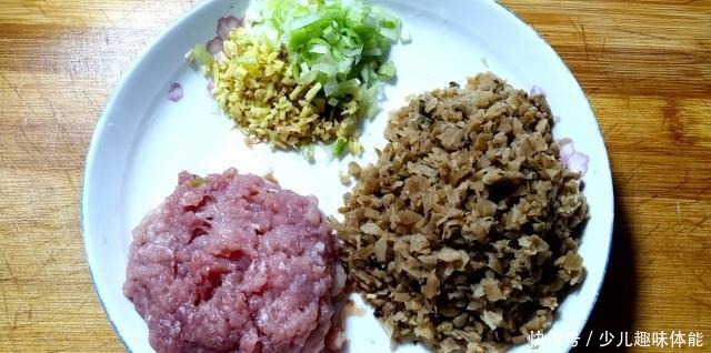 简单|老妈教的美味家常干拌面，做法简单，一看就会，看着就很有食欲