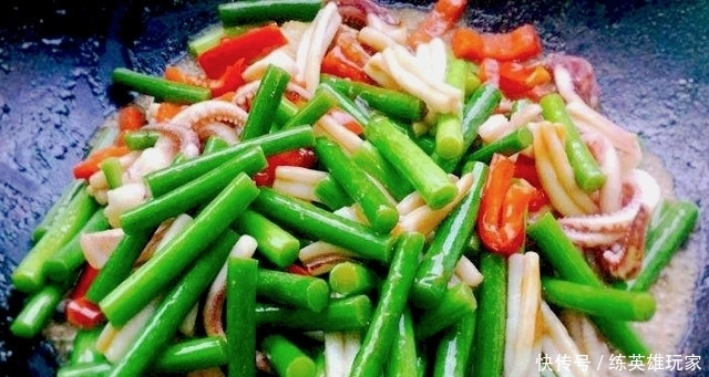  麻烦|鱿鱼去皮麻烦？老渔民口述小技巧，30秒去皮不用焯，又鲜又嫩