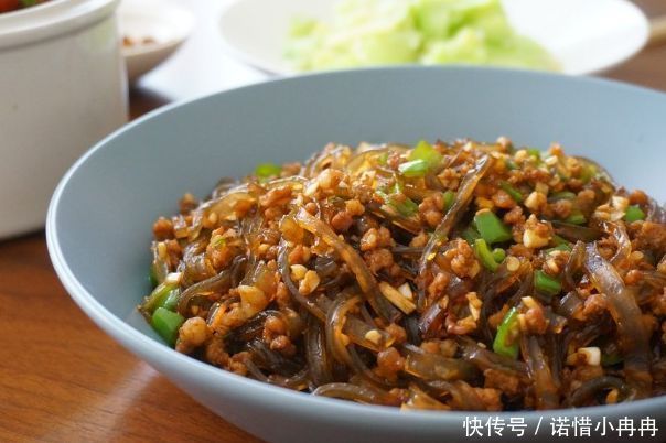  粉条|炒粉条时，焯水后直接炒是大错多加1步，粉条根根分明，不粘锅