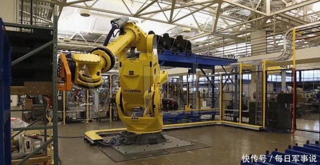 早已|美军舰载机挂弹还在靠人力?中国民企:早已不是问题