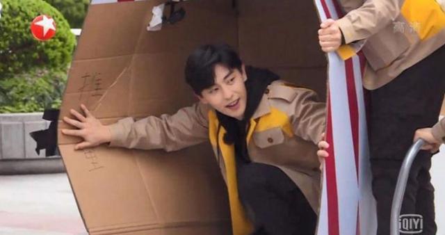  迪丽热巴|“极挑”开播来袭，热巴越来越有综艺感，艺兴想要“小天使”