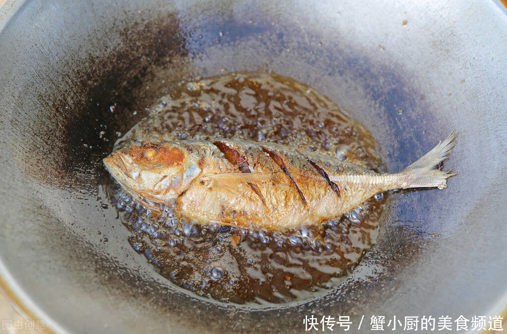完整|牢记3个煎鱼的诀窍,鱼皮完整不粘锅,还省油,很实用,收藏了