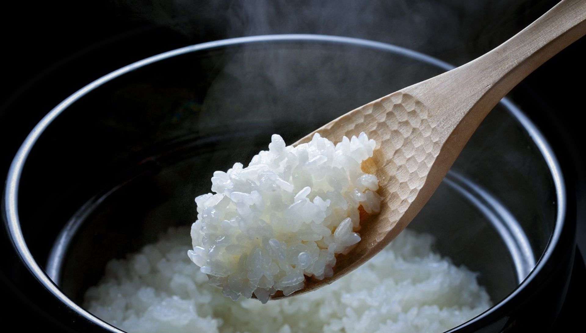 万万不可|煮米饭万万不可直接加水下锅,记住这3个诀窍,米饭粒粒喷香好吃