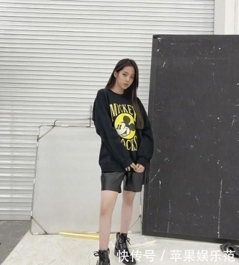 搭配同色系|看多了淑女风,不妨试试“酷姐姐”,超帅气