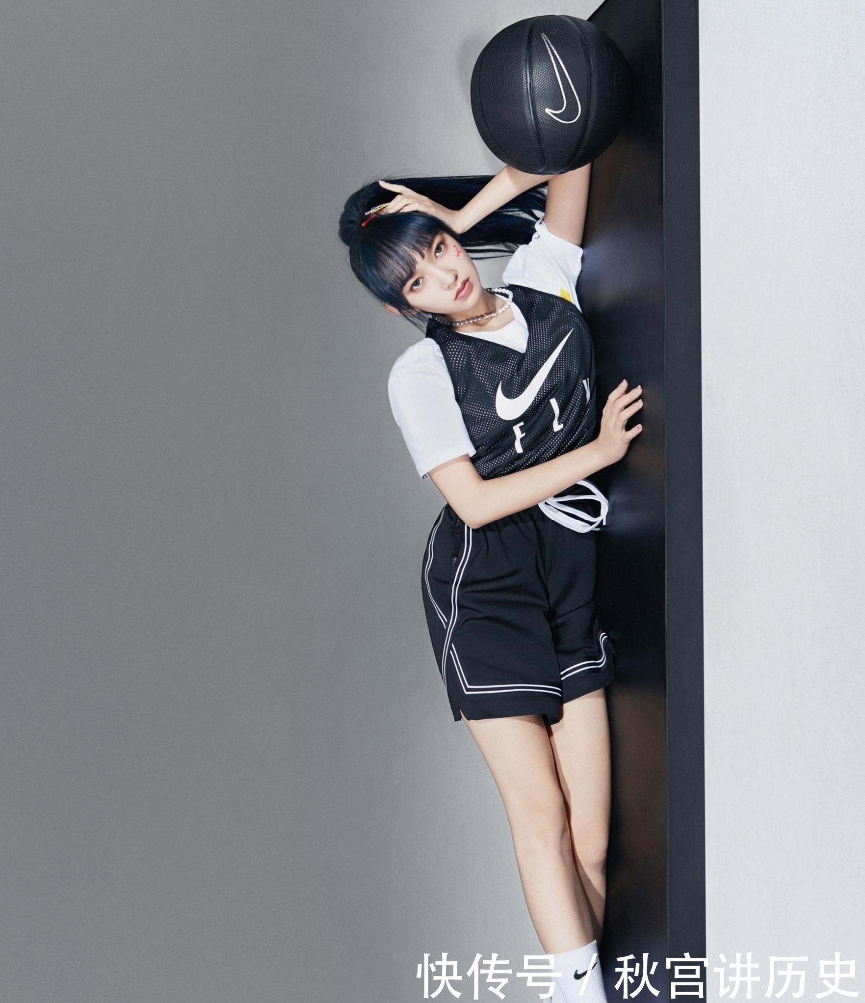 渔网|程潇曝运动写真，穿渔网背心配运动裤，活力十足散发少女感