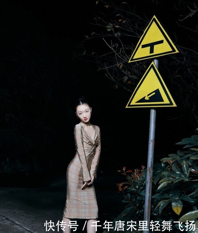 拍摄写真|周冬雨被黑得最惨的一次,熬夜拍大片,却被吐槽分不清正面和反面