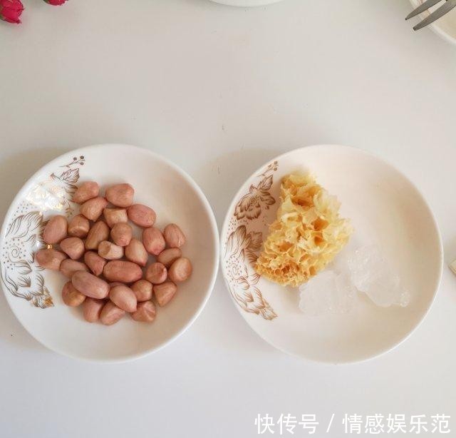 顺滑|花生银耳羹，味道香浓，顺滑可口