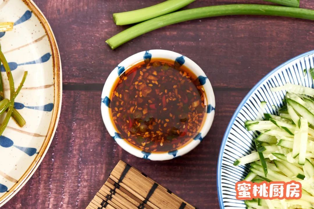  万能|教你一个万能凉拌菜调料汁，拌啥都好吃！太实用了，学会露一手