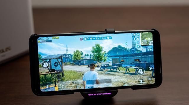  快速|270Hz采样率+144Hz刷新的新电竞手游利器ROG游戏手机3快速体验