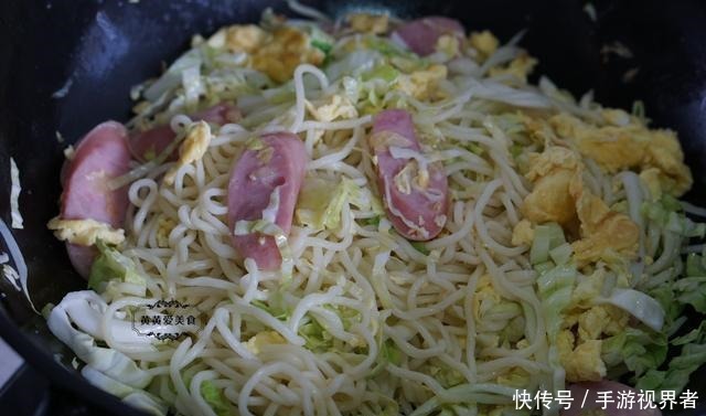 满满|家有高考生,早餐不将就,这面营养丰富,元气满满,5分钟就上桌