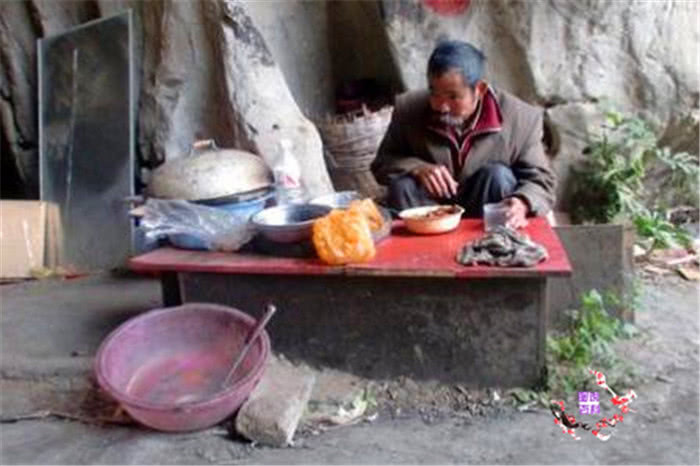  人心|寒了好人心：拾荒老人捡到巨款归还失主，失主一句话让人无奈