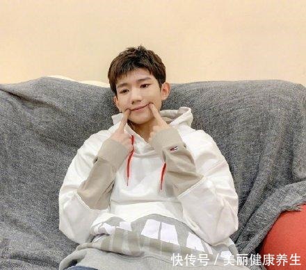 王源|没有听王源的劝,我也用火锅底料煮了一锅泡面,结果让我不知所措