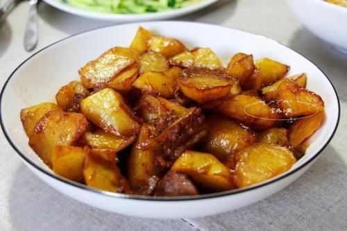 我家|晒晒我家三伏天晚餐,北方口味三菜一汤吃得香,网友经济味美