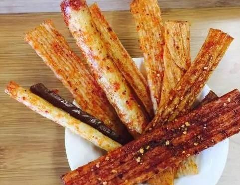 辣条|别再嫌弃辣条了,这3种零食比它还“脏”,你却傻傻吃得挺开心