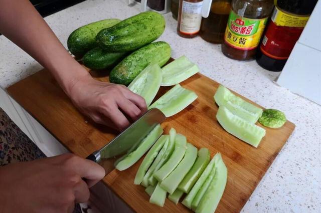 不坏|腌黄瓜时，多加这1步，黄瓜又脆又绿，放半年也不坏，太好吃了