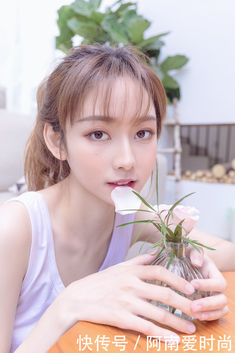 美女|摄影写真吊带背心美女,清新白嫩美腿诱惑写真