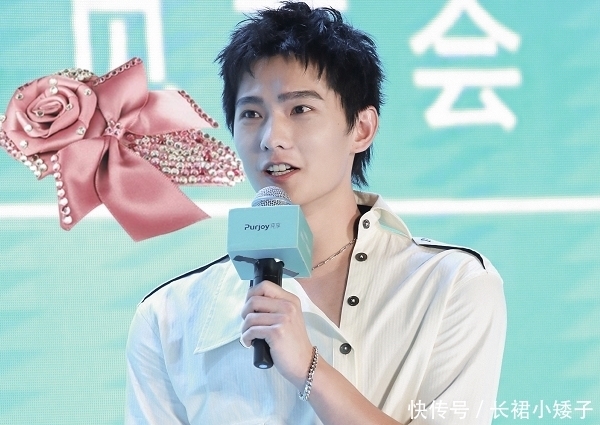 杨洋|杨洋综艺路透曝光,穿上保安服后模样大变,粉丝直呼帅到认不出