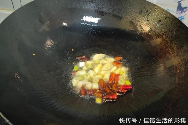 豆芽|炒豆芽最忌直接下锅，大厨教您一妙招，豆芽不出水、脆爽又入味