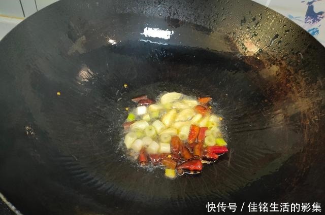 豆芽|炒豆芽最忌直接下锅,大厨教您一妙招,豆芽不出水、脆爽又入味