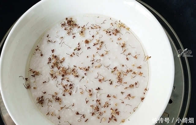 米粉|这早餐火了,搅一搅,蒸一蒸,手不碰面就能做,我家隔三差五吃