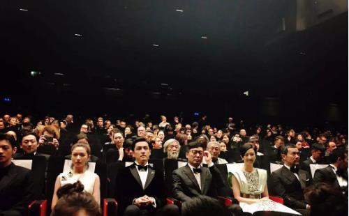 胡歌|多迷人啊,胡歌在红毯上的第一次注册导致了“桃色绯闻”