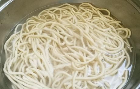 凉拌面|调芝麻酱时,有人用水,有人用油,都不对大厨教你正确做法