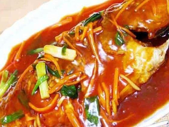  倒入|春季美食推荐尖椒腰花，油豆腐丁炒青椒，爆炒肥肠的做法