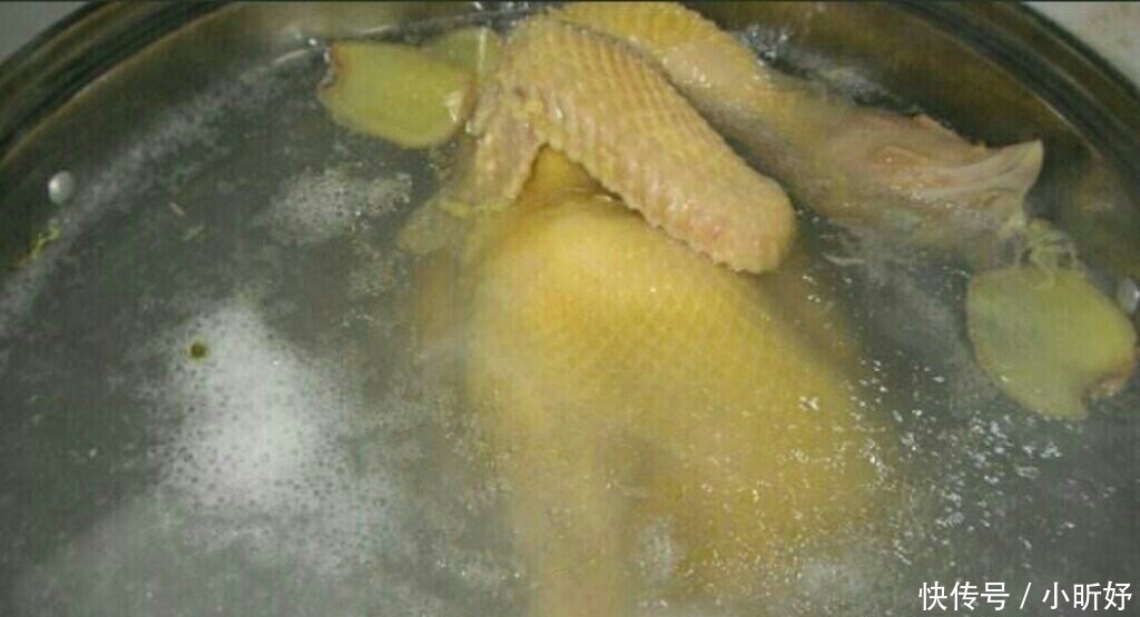 饭店|白切鸡放点“它”，饭店多买50只，闻了都想吃，75岁大厨说出秘密