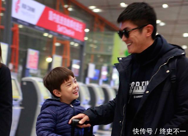 杜江|杜江携子现身机场, 嗯哼坐行李箱显呆萌