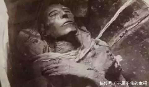 腌成|史上”很有作为“的一位皇帝, 也是中国唯一一位死后被”腌成木乃伊“的皇帝!